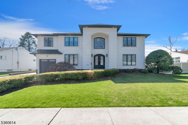183 Oak Ave