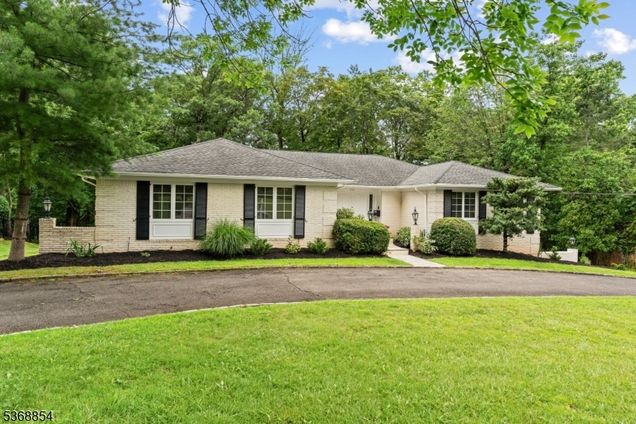 131 Lawrence Dr