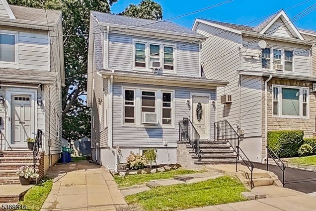 102 Ilford Ave
