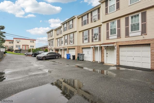 123 E 24Th St Unit 4
