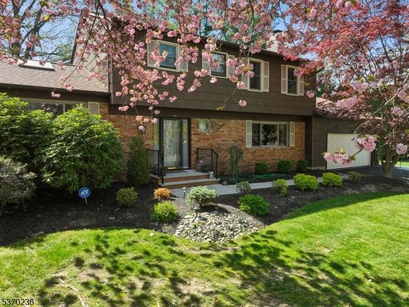 4 Franklin Ct