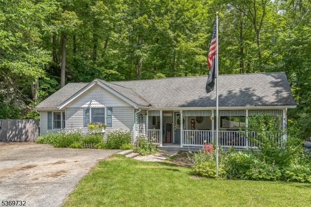 4 Glen Rd