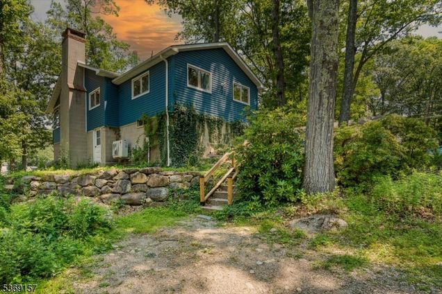 129 N Shore Rd