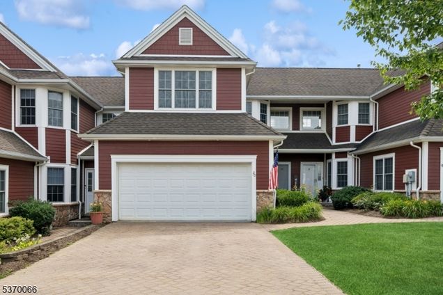 20 Turnberry Ln