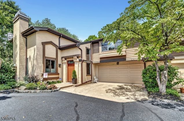 107 Sayre Dr Plainsboro Twp., NJ Condo Active - Photo 1 of 40. Opens carousel modal