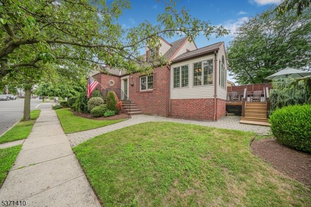 23 Lincoln Ave North Arlington Boro, NJ House Active - Photo 1 of 22. Opens carousel modal