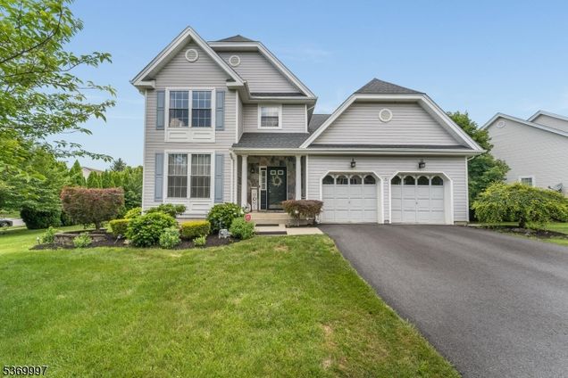 5 Jade Ln