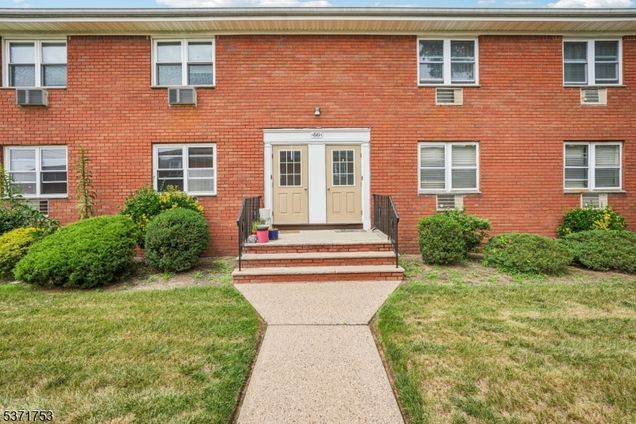 66 Knox Ter Unit 1B Wayne Twp., NJ Condo Active - Photo 1 of 21. Opens carousel modal