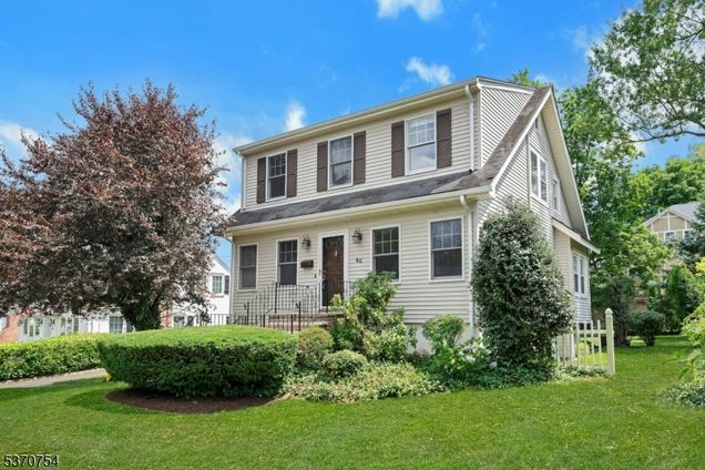 46 Locust Dr