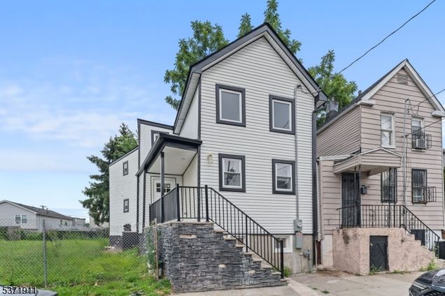441 S 9Th St