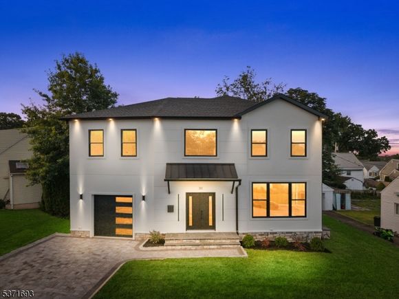 30 Winding Way