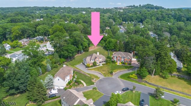 98 Grover Ln