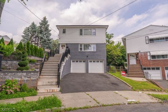 25 Evelyn Ct Maplewood Twp., NJ Multifamily Active - Photo 1 of 37. Opens carousel modal