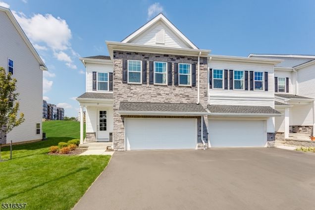 19 Gladstone Ct Hanover Twp., NJ Condo Active - Photo 1 of 32. Opens carousel modal