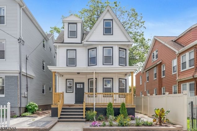 32 Palm St