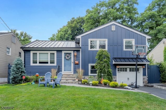 922 LINDEN LANE