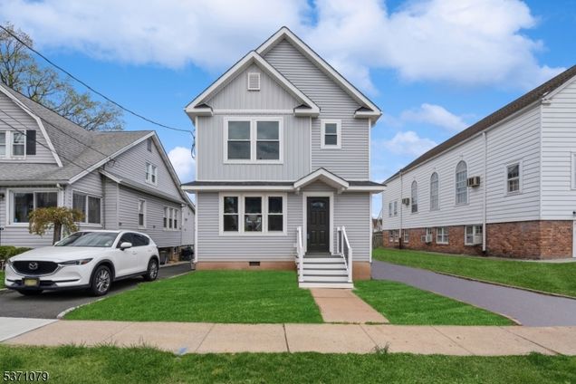 553 Thoreau Terrace Union Twp., NJ House Active - Photo 1 of 27. Opens carousel modal