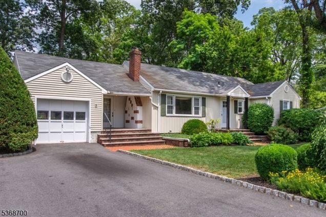 60 Riverside Dr