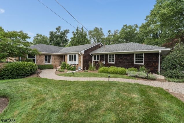 6 Fairway Ct