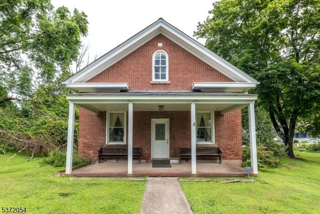 18 Church Rd