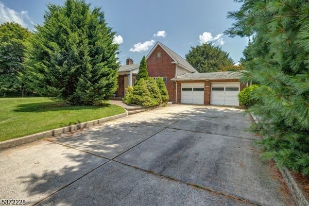 294 Fresh Ponds Rd South Brunswick Twp., NJ House Active - Photo 1 of 43. Opens carousel modal