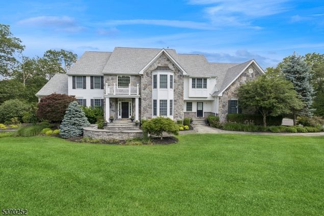 188 S Glen Rd Kinnelon Boro, NJ House Active - Photo 1 of 43. Opens carousel modal