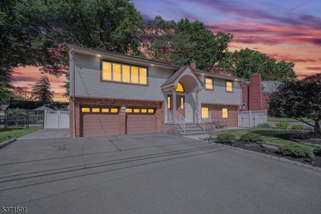 280 Lincoln Ave Totowa Boro, NJ House Active - Photo 1 of 44. Opens carousel modal