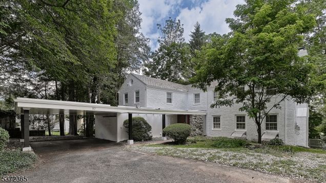57 Winding Way