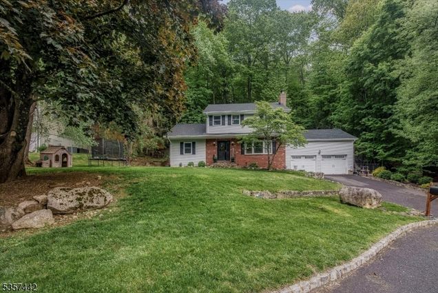 14 Cardinal Dr