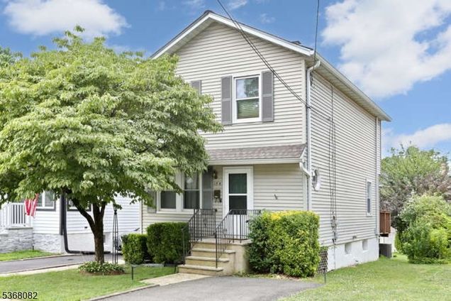 154 9Th Ave Hawthorne Boro, NJ House Active - Photo 1 of 33. Opens carousel modal