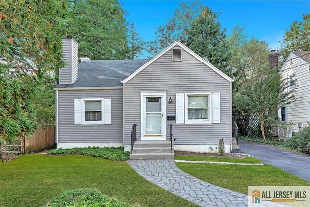 0 1131 113 Woodmere Place Plainfield, NJ House Sold - Photo 1 of 21. Opens carousel modal