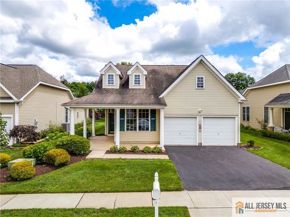 11 Hagerty Lane