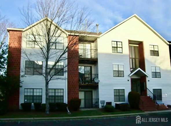92 Keystone Court Edison, NJ Condo Active - Photo 1 of 11. Opens carousel modal