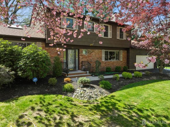 4 Franklin Court