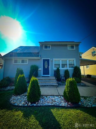 54 Laurel Street