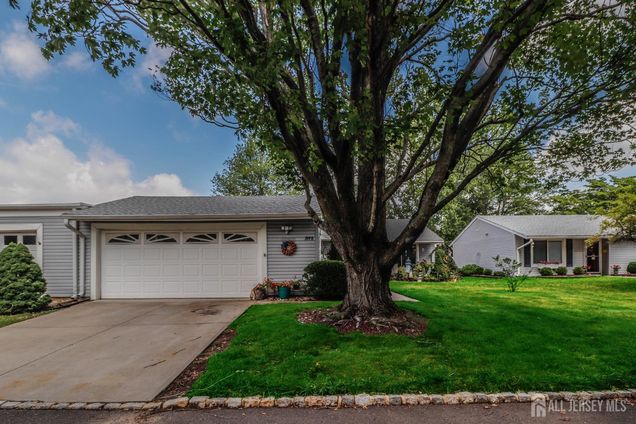 109 Hemlock Plaza