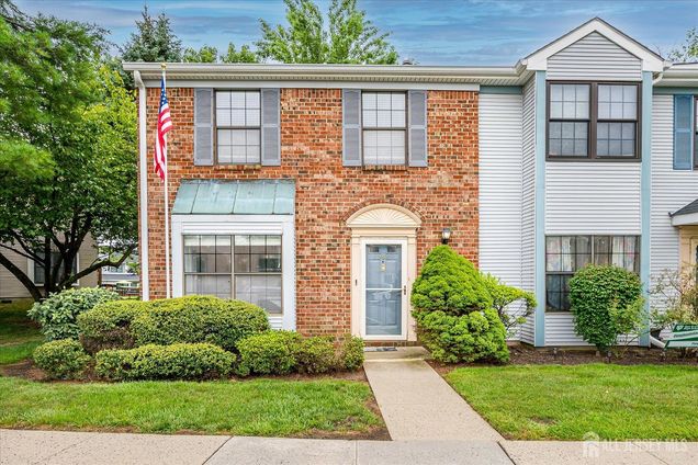 369 Bromley Place