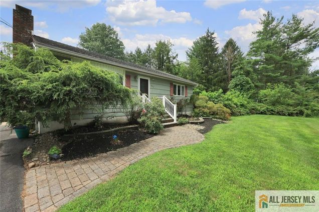 675 Georges Road