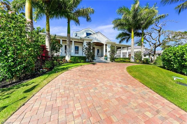 2150 Marina DR 2150 Marina DR