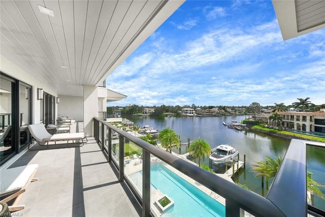 1820 Gulf Shore BLVD N Unit 402/403