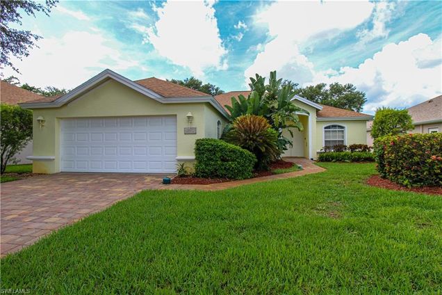 1487 Vintage LN NAPLES, FL House Active - Photo 1 of 46. Opens carousel modal