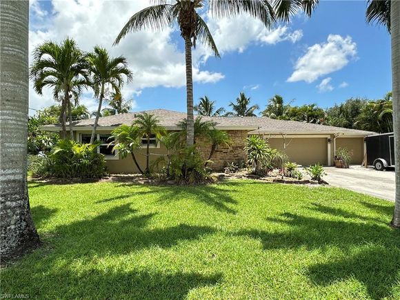 1010 Edgemere DR