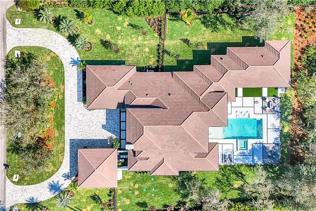 18 Caribbean RD, NAPLES, FL 34108 | MLS# 226032544