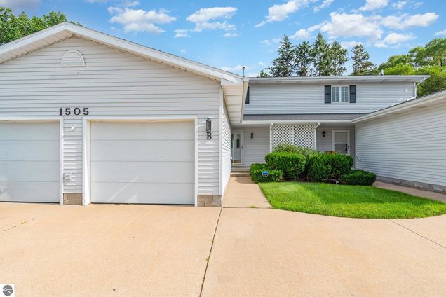 1505 E Gaylord Street Unit B