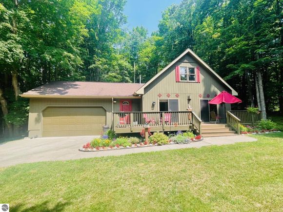 5477 Valleywood Drive Bellaire, MI House Active - Photo 1 of 27. Opens carousel modal