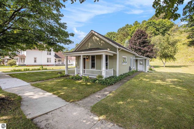 605 Lincoln Avenue Elberta, MI House Active - Photo 1 of 30. Opens carousel modal