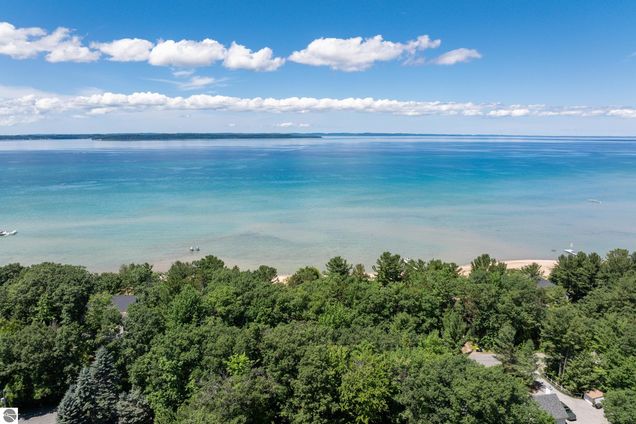SEVENTEEN - mi 49648, MI zip code Real Estate & Homes for Sale - Estately