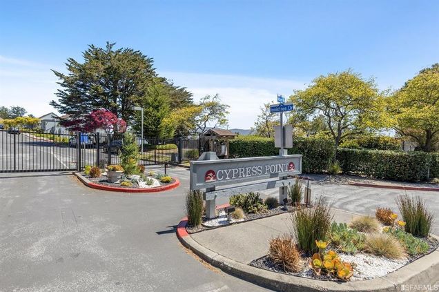 348 Innisfree DR 60 DALY CITY, CA Townhouse Sold - Photo 1 of 21. Opens carousel modal