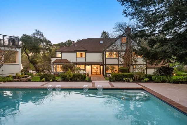 760 Chateau DR