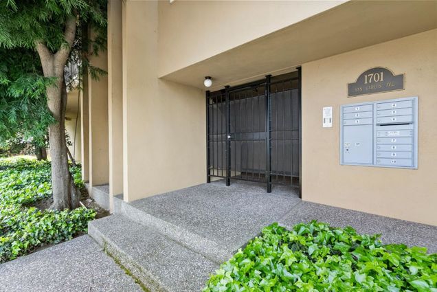 1701 San Carlos AVE SAN CARLOS, CA Condo Active - Photo 1 of 28. Opens carousel modal